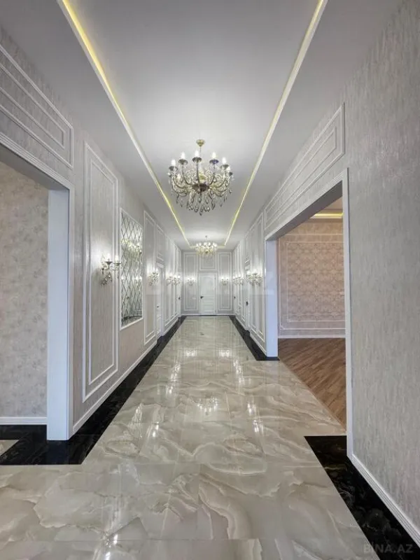 Satılır 5 otaqlı həyət evi 240 m²