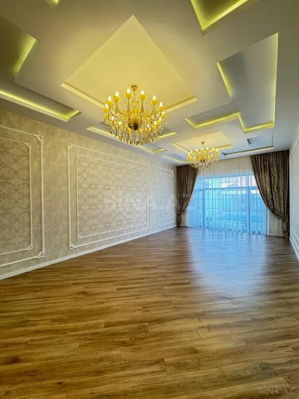 Satılır 5 otaqlı həyət evi 240 m²