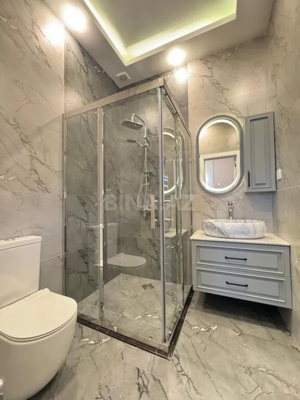 Satılır 5 otaqlı həyət evi 240 m²