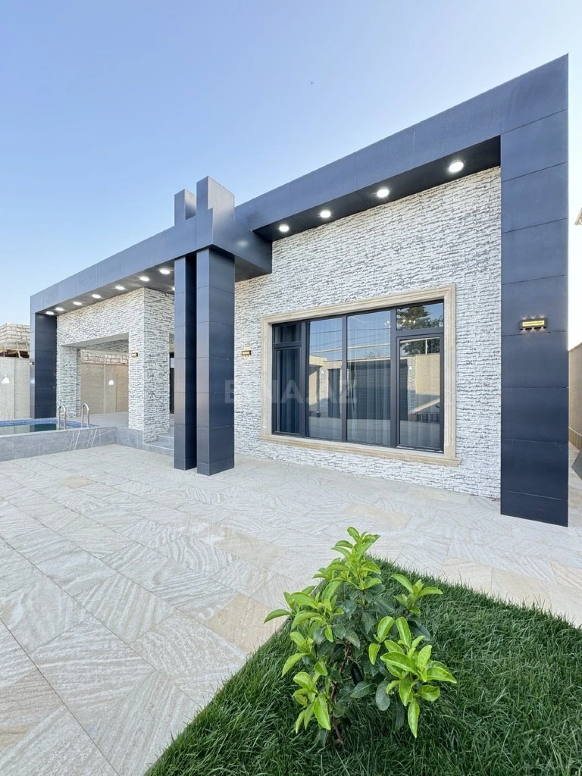 Satılır 4 otaqlı həyət evi 160 m²
