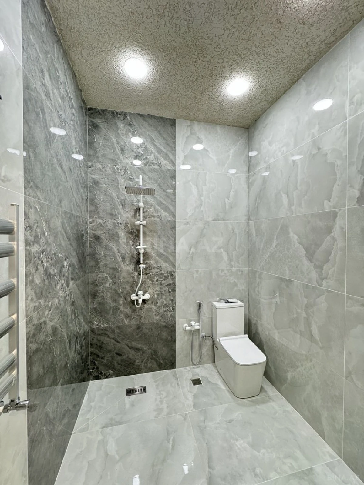 Satılır 4 otaqlı həyət evi 160 m²