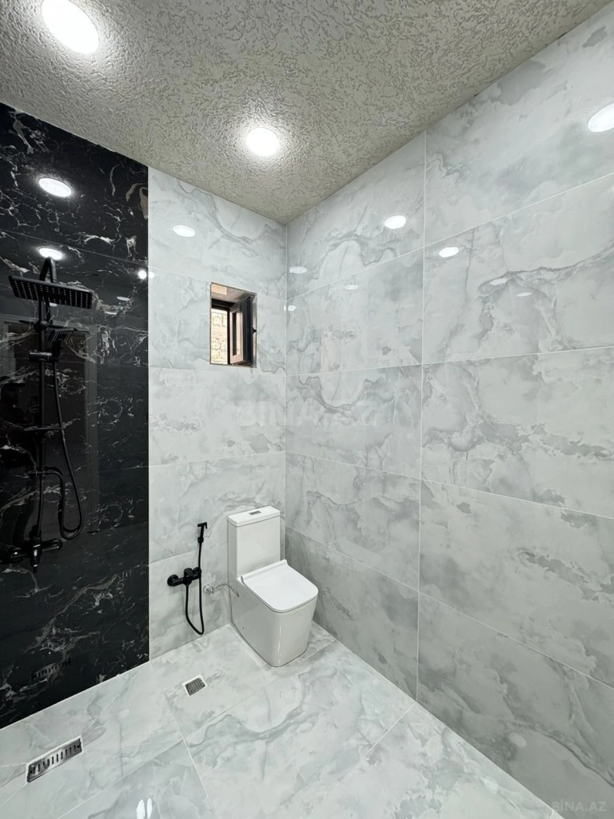 Satılır 4 otaqlı həyət evi 160 m²