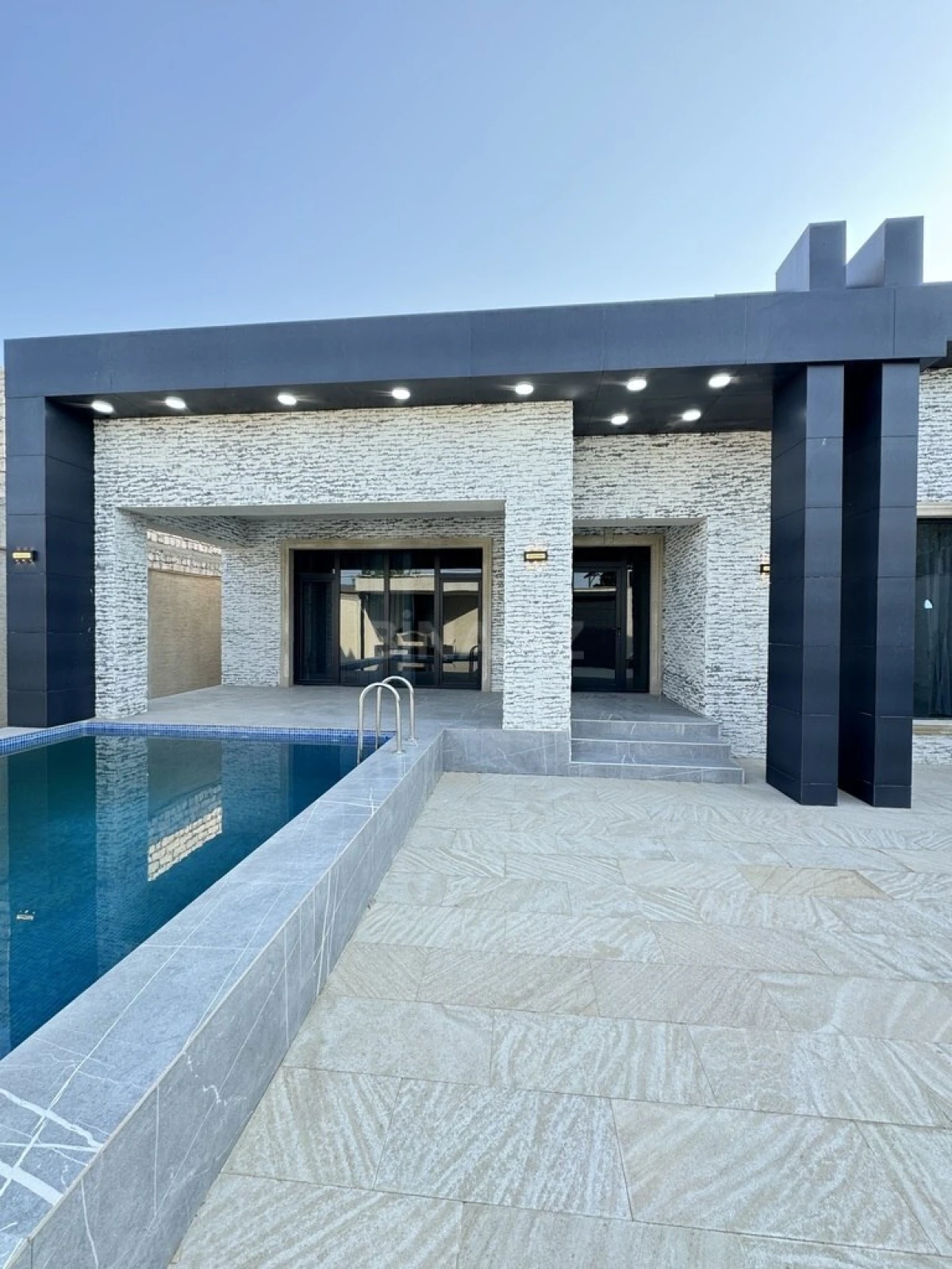 Satılır 4 otaqlı həyət evi 160 m²