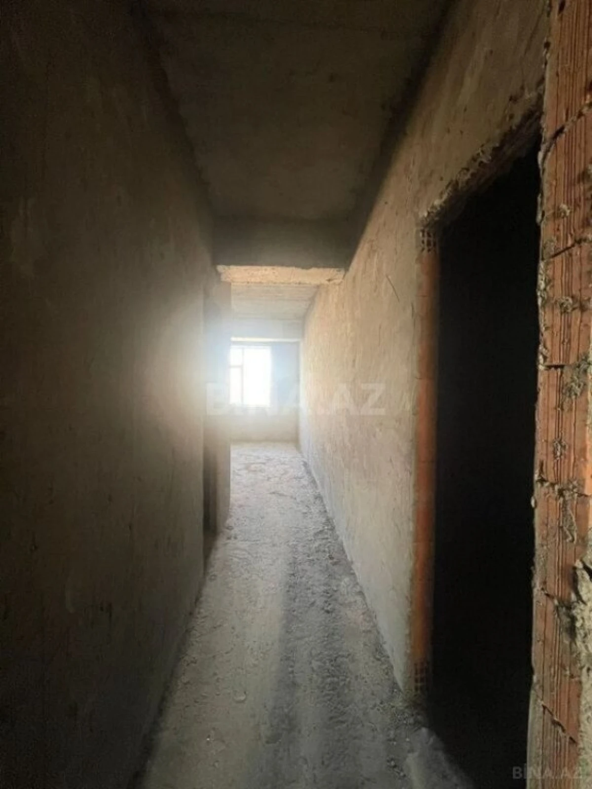 Satılır 4 otaqlı mənzil 155 m²