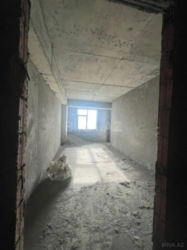 Satılır 4 otaqlı mənzil 155 m²