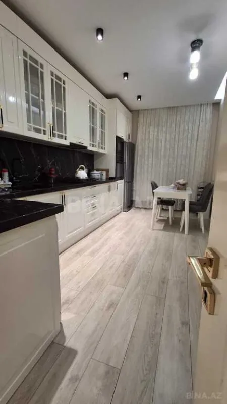 Satılır 3 otaqlı mənzil 125 m²