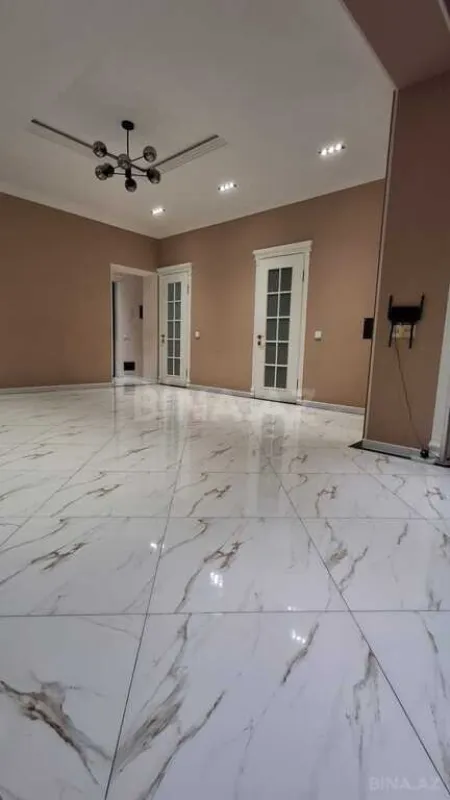 Satılır 3 otaqlı mənzil 125 m²