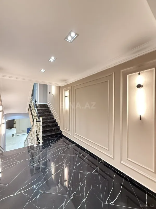 Satılır 9 otaqlı həyət evi 1000 m²