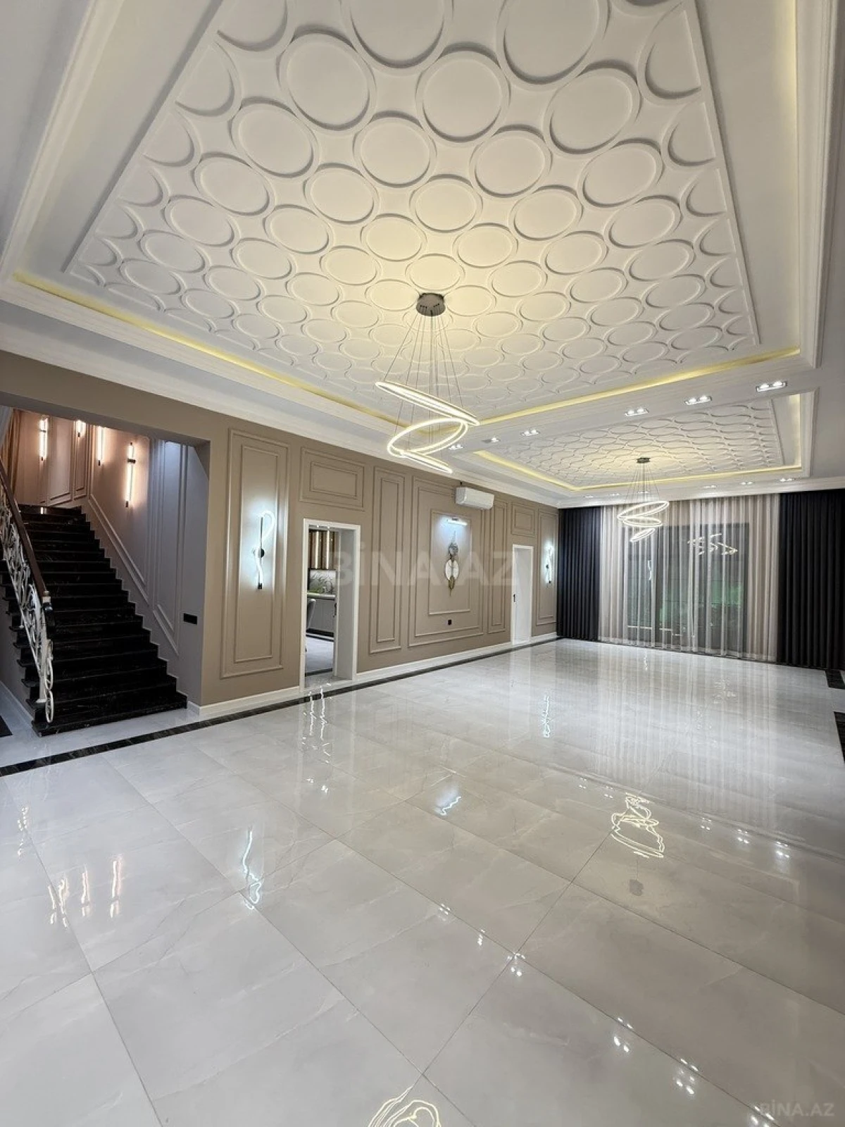 Satılır 9 otaqlı həyət evi 1000 m²