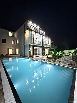 Satılır 9 otaqlı həyət evi 1000 m²