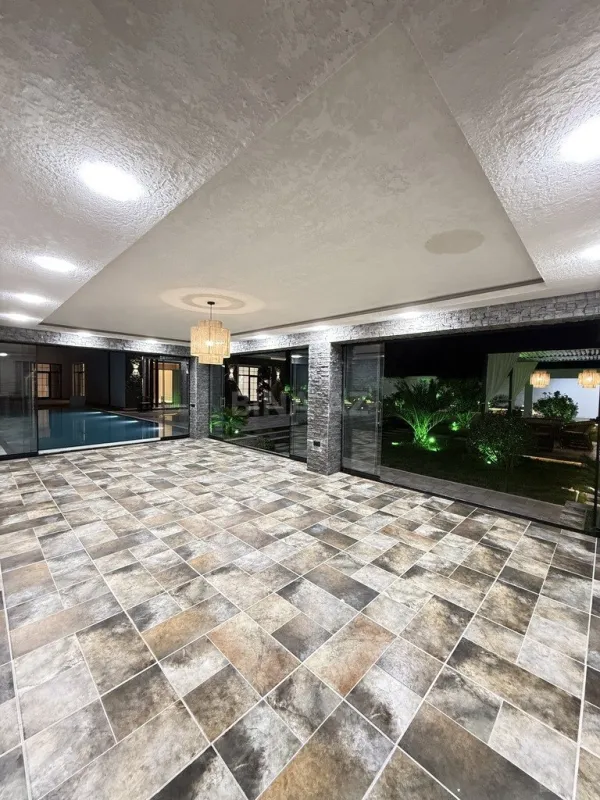 Satılır 9 otaqlı həyət evi 1000 m²