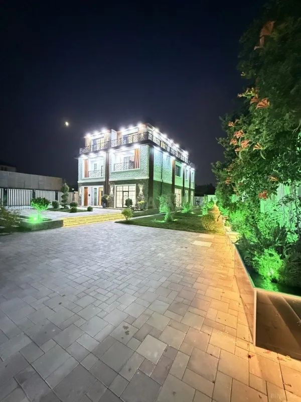 Satılır 9 otaqlı həyət evi 1000 m²