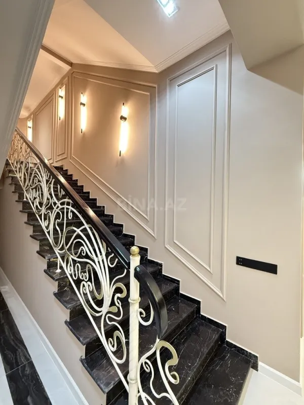 Satılır 9 otaqlı həyət evi 1000 m²