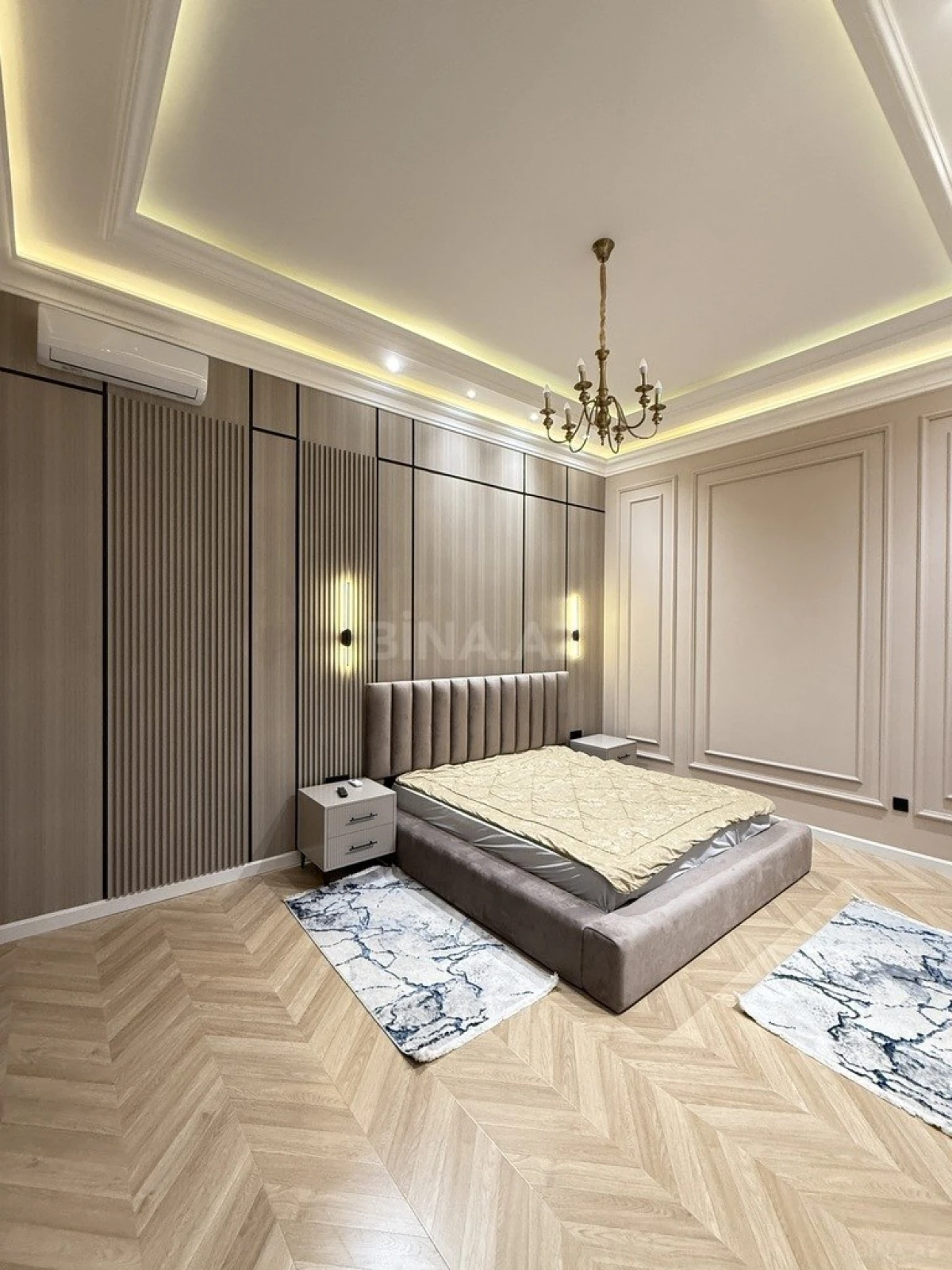 Satılır 9 otaqlı həyət evi 1000 m²