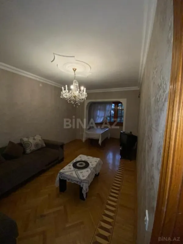 Satılır 4 otaqlı mənzil 100 m²
