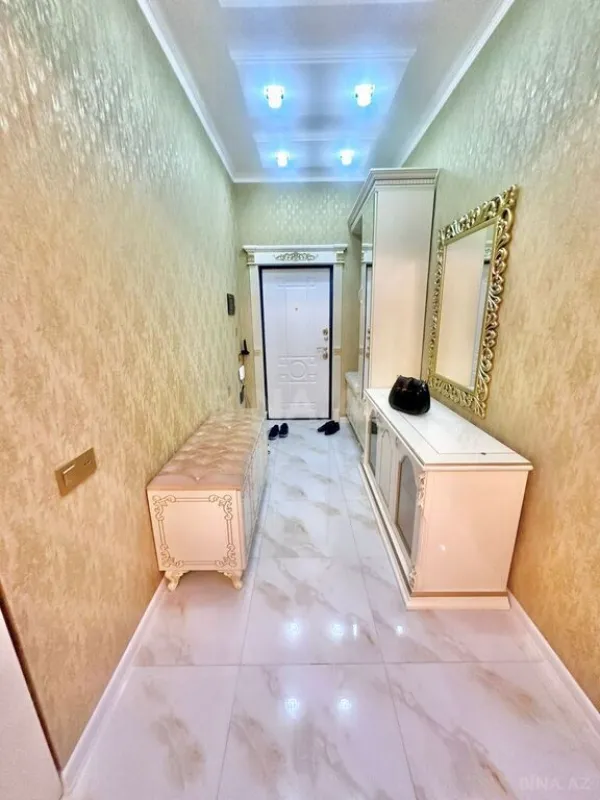 Satılır 3 otaqlı mənzil 142 m²