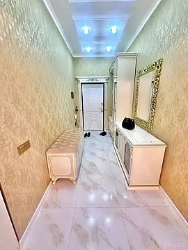 Satılır 3 otaqlı mənzil 142 m²