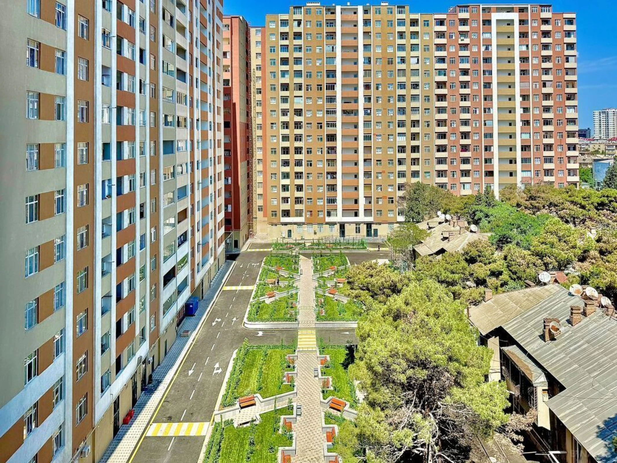 Satılır 3 otaqlı mənzil 142 m²