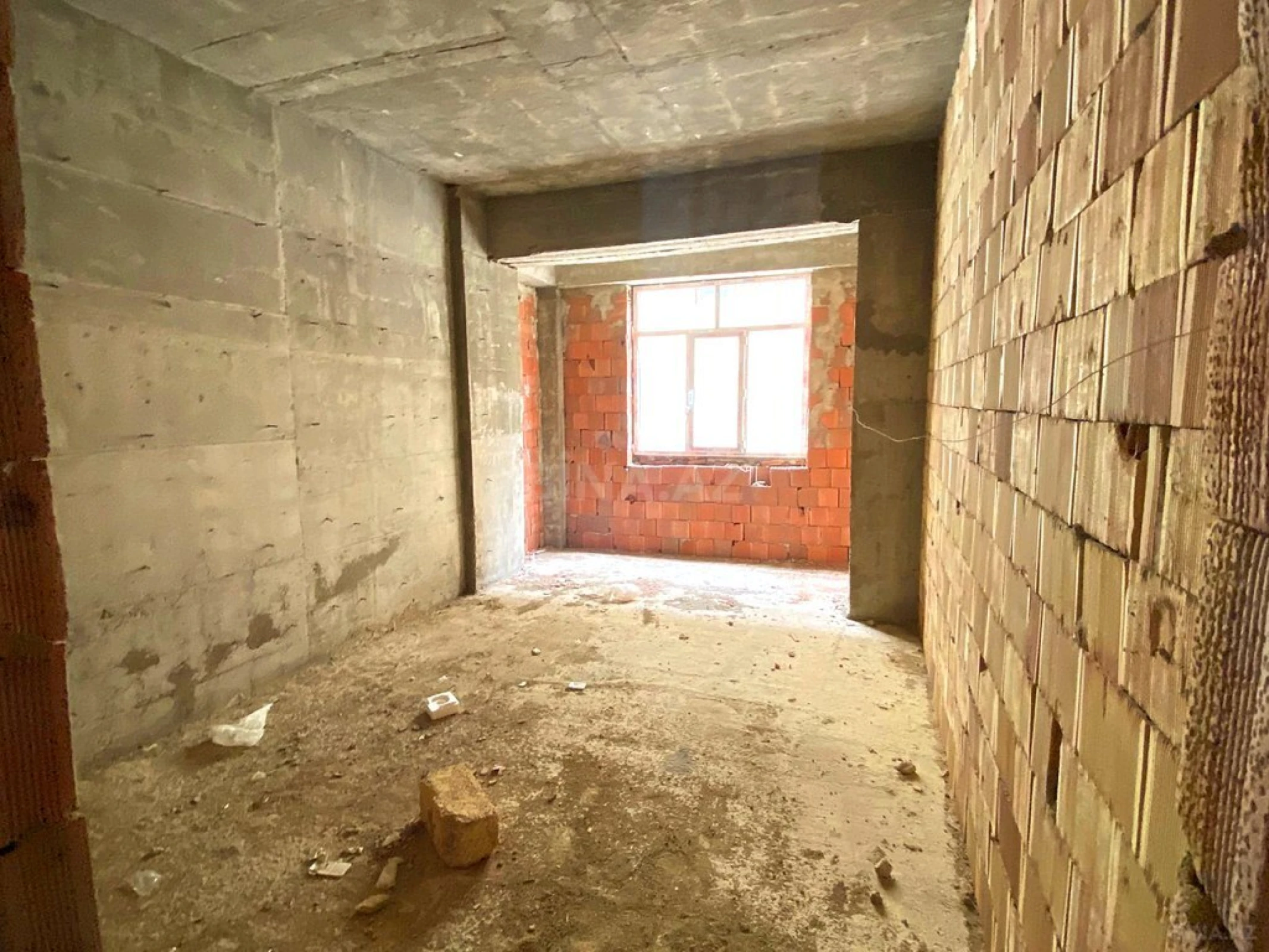 Satılır 3 otaqlı mənzil 116 m²