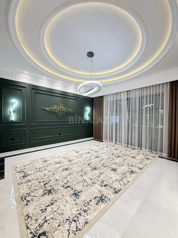 Satılır 9 otaqlı həyət evi 1000 m²