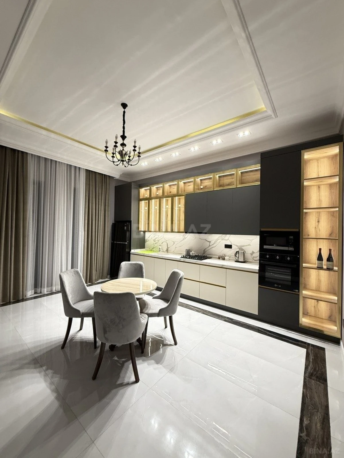 Satılır 9 otaqlı həyət evi 1000 m²