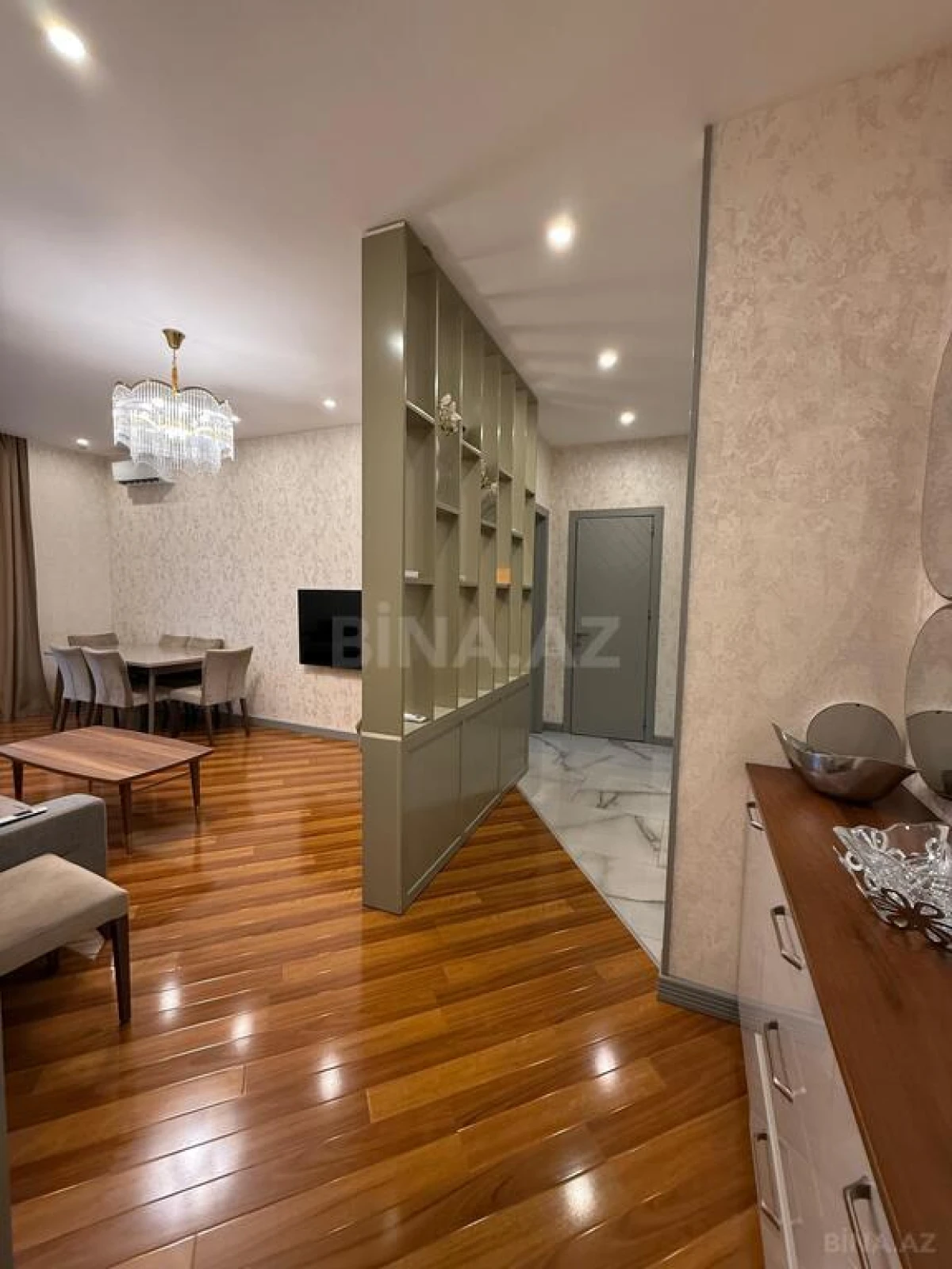 Satılır 3 otaqlı mənzil 98 m²