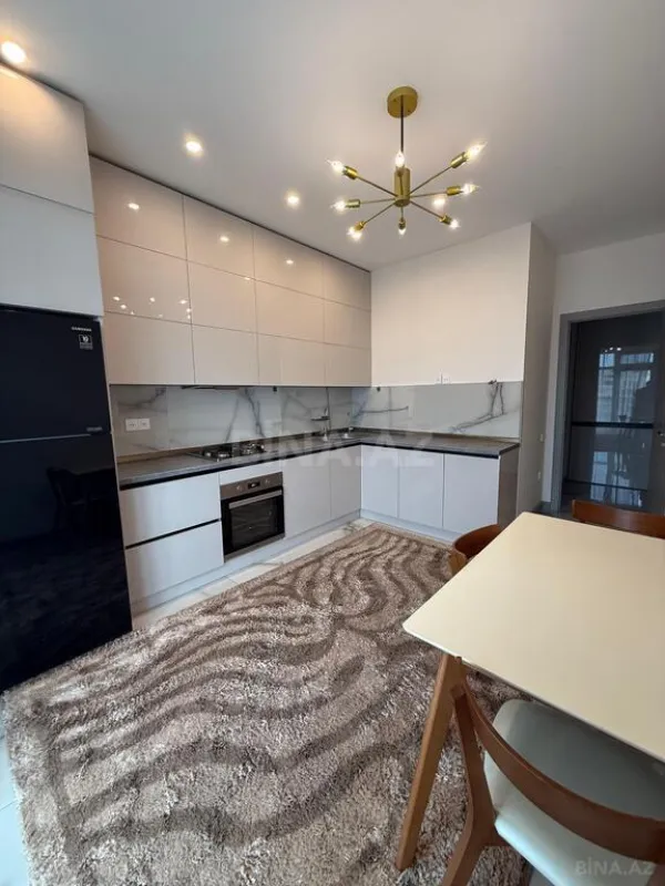 Satılır 3 otaqlı mənzil 98 m²