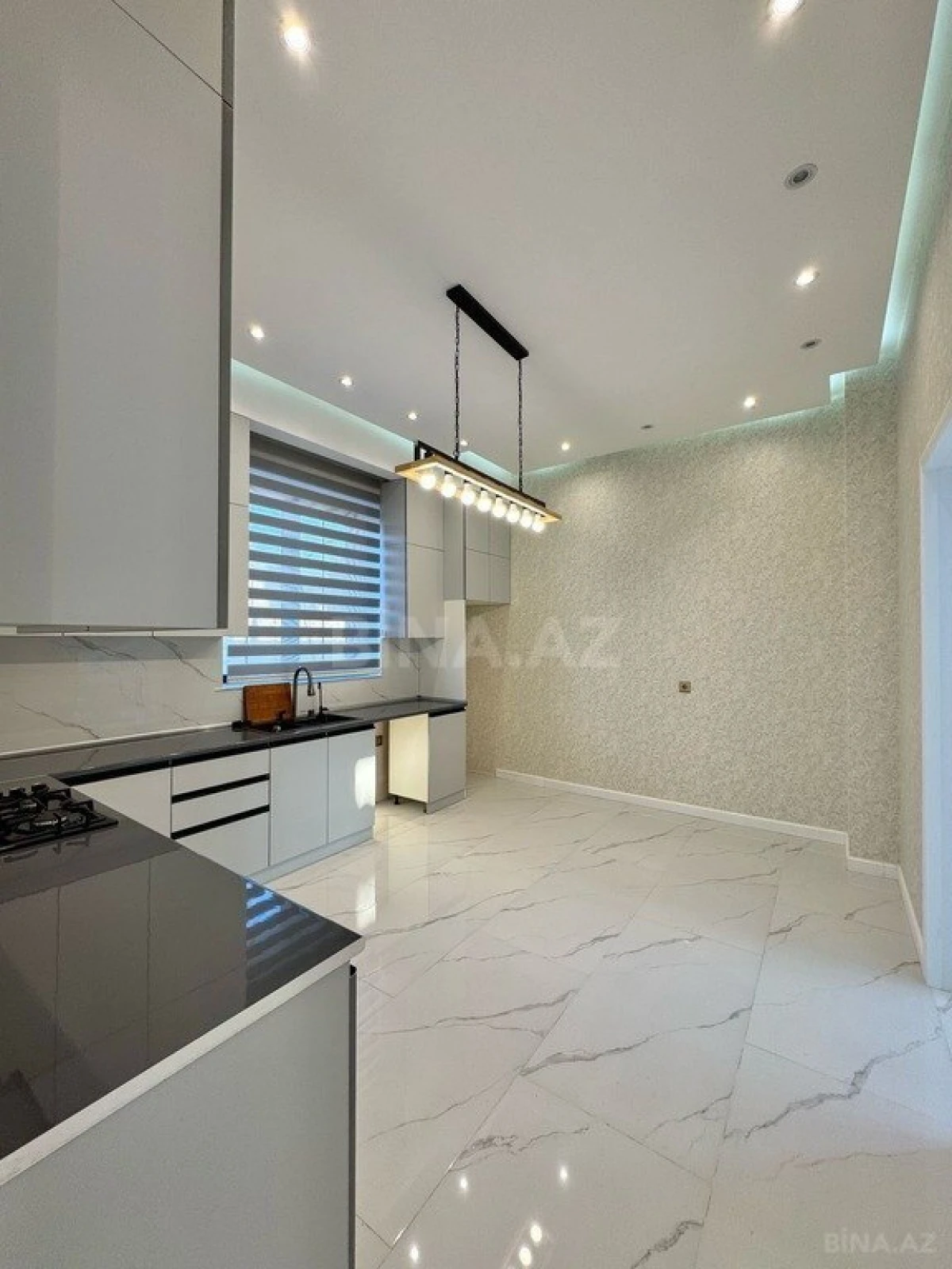 Satılır 6 otaqlı həyət evi 215 m²