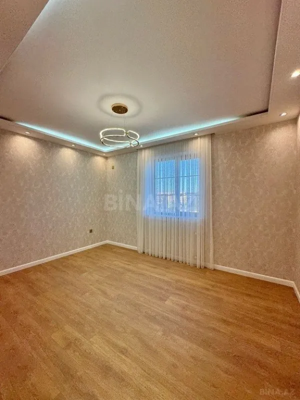 Satılır 6 otaqlı həyət evi 215 m²