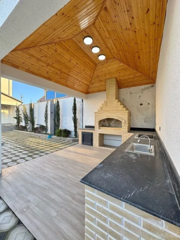 Satılır 6 otaqlı həyət evi 215 m²