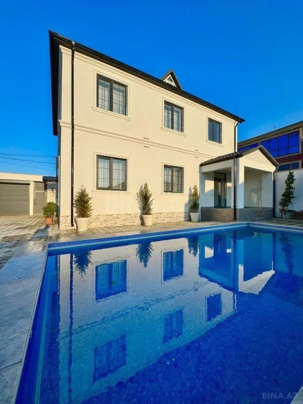 Satılır 6 otaqlı həyət evi 215 m²