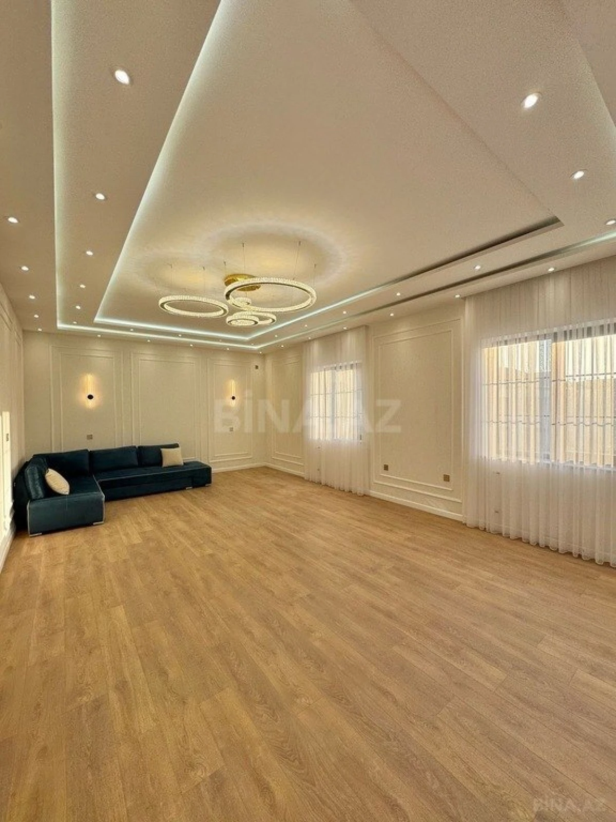 Satılır 6 otaqlı həyət evi 215 m²