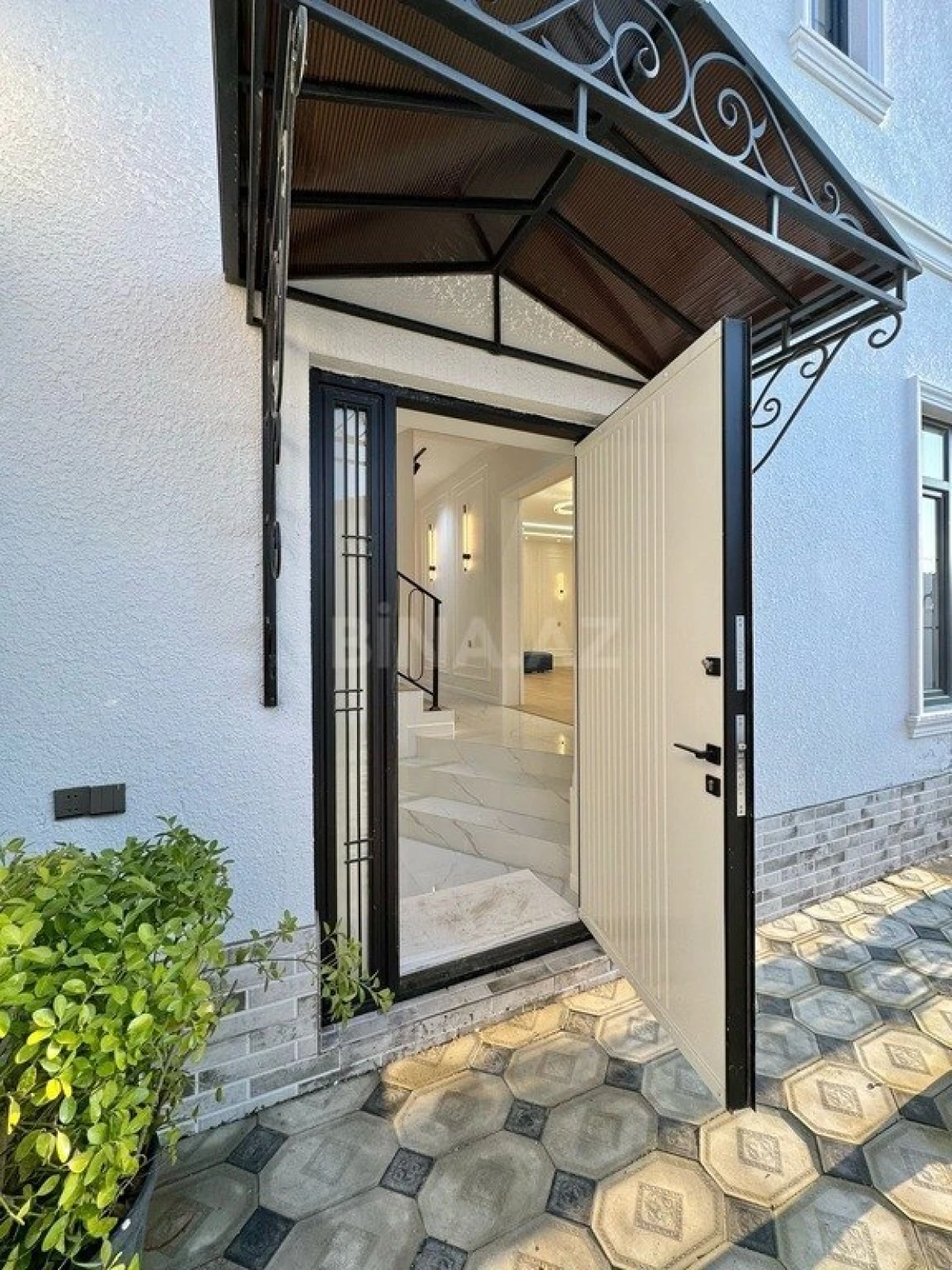 Satılır 6 otaqlı həyət evi 215 m²