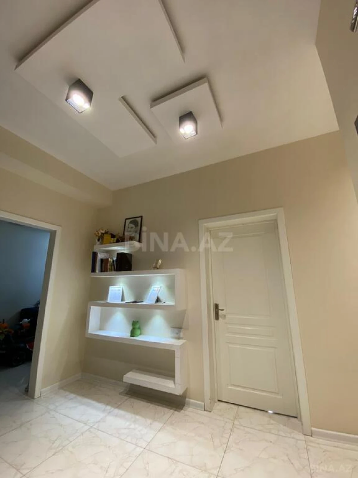 Satılır 2 otaqlı mənzil 90 m²