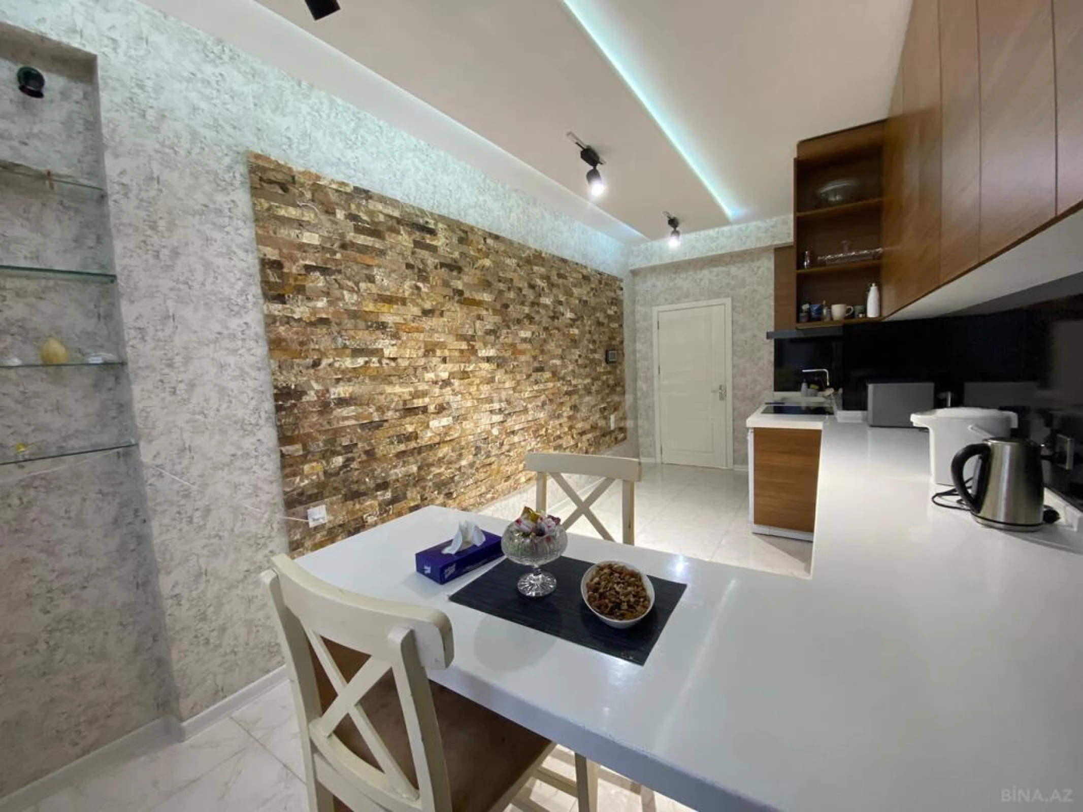 Satılır 2 otaqlı mənzil 90 m²