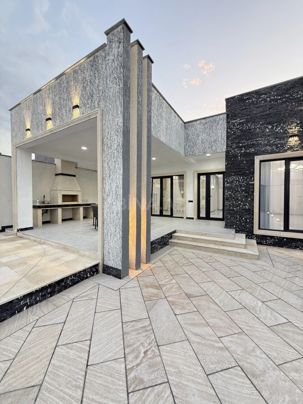 Satılır 4 otaqlı həyət evi 160 m²