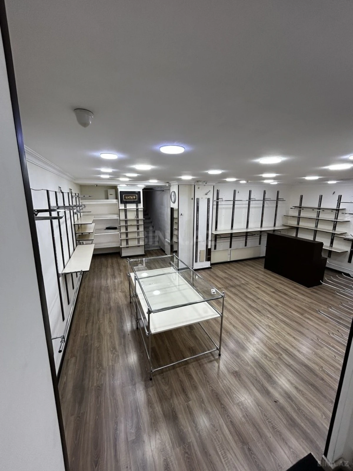 Kirayə verilir obyekt 115 m²