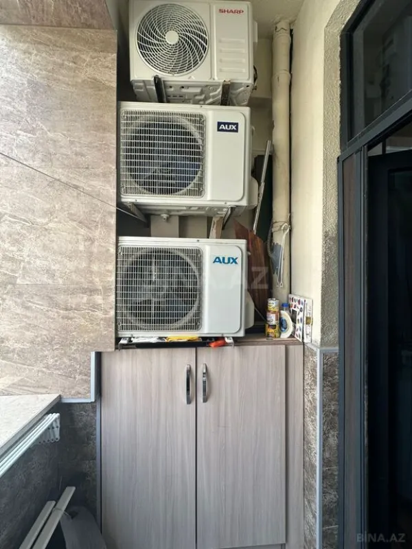 Satılır 3 otaqlı mənzil 130 m²