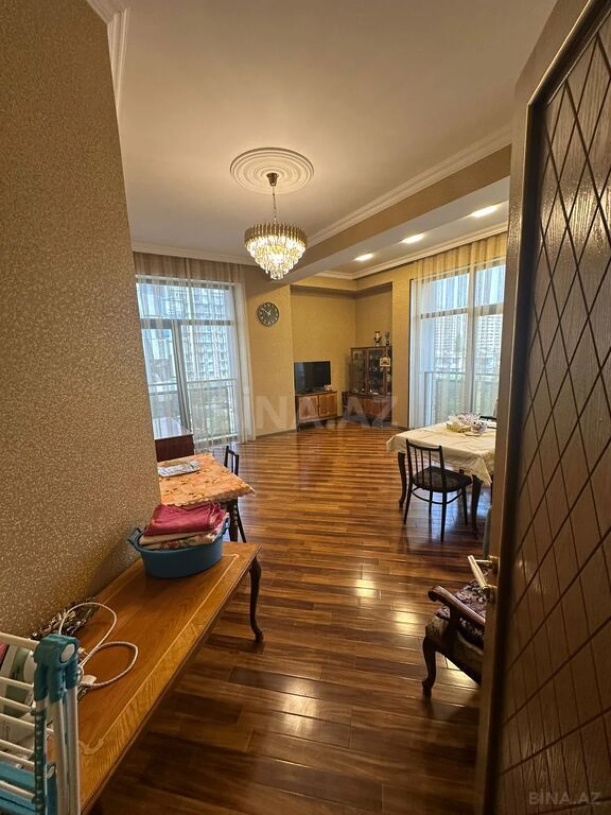 Satılır 3 otaqlı mənzil 130 m²