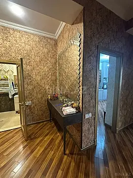 Satılır 3 otaqlı mənzil 130 m²
