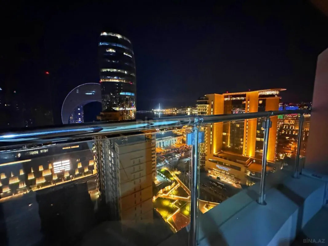 Satılır 4 otaqlı mənzil 185 m²