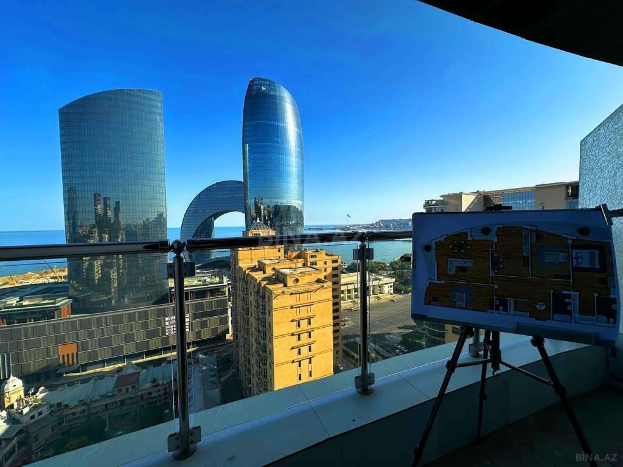 Satılır 4 otaqlı mənzil 185 m²