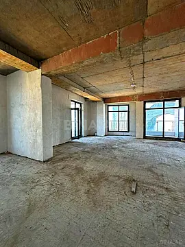 Satılır 4 otaqlı mənzil 185 m²