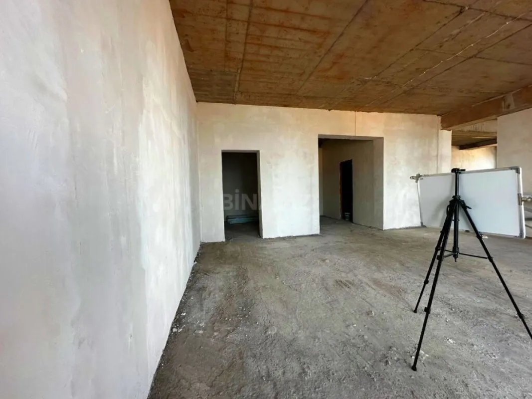 Satılır 4 otaqlı mənzil 185 m²