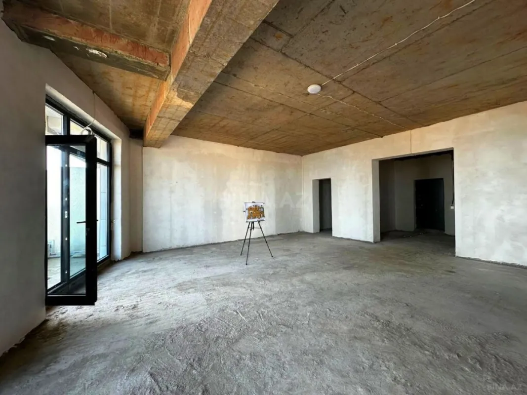 Satılır 4 otaqlı mənzil 185 m²