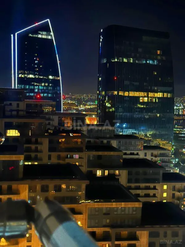 Satılır 4 otaqlı mənzil 185 m²