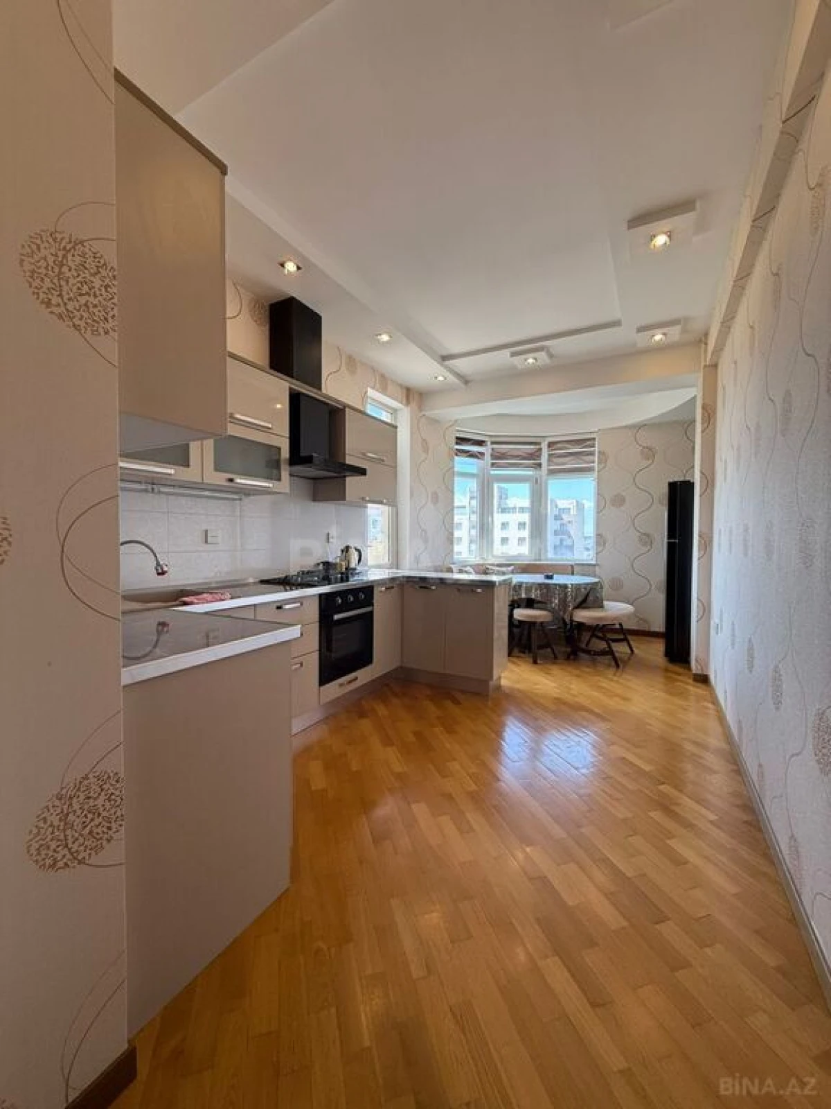 Satılır 3 otaqlı mənzil 160 m²