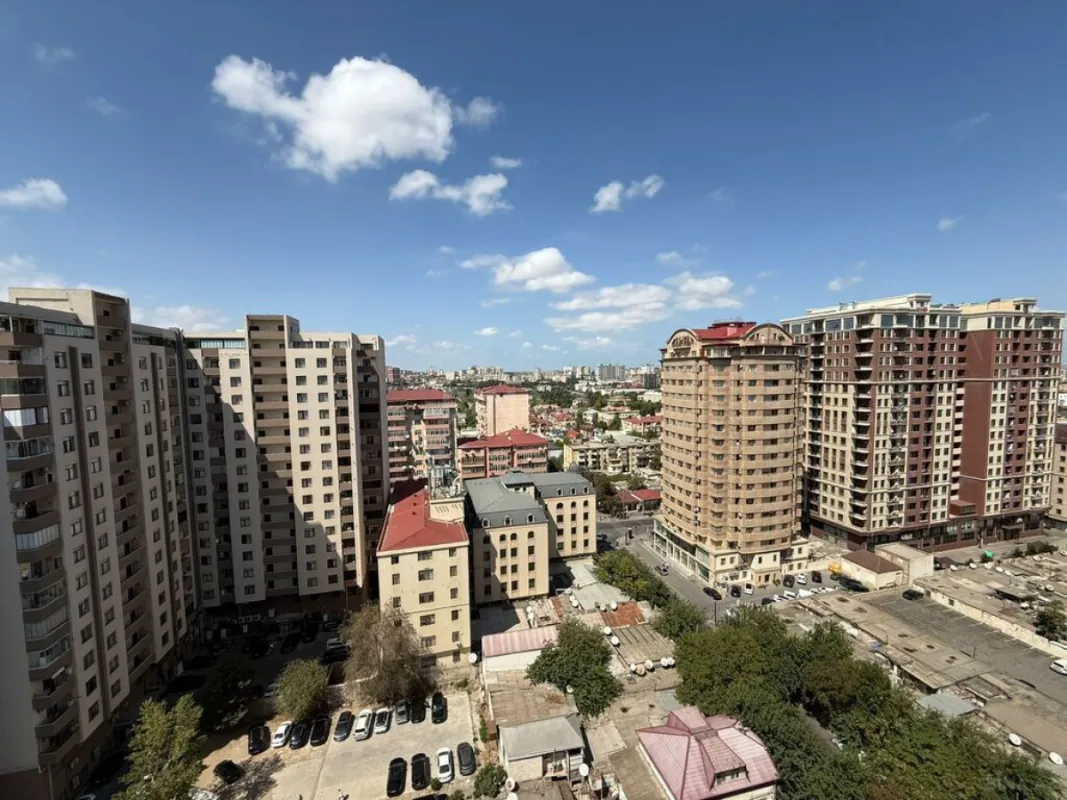 Satılır 3 otaqlı mənzil 160 m²
