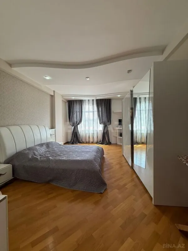 Satılır 3 otaqlı mənzil 160 m²