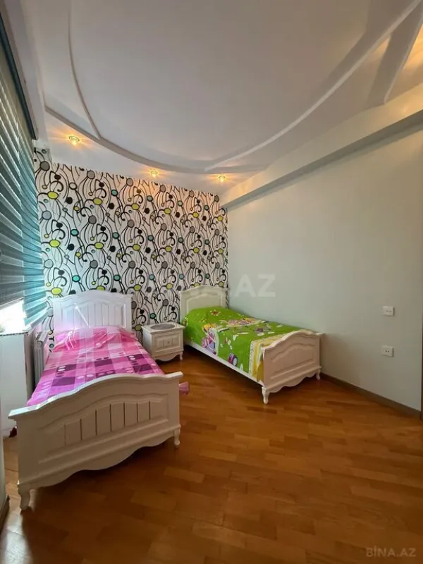 Satılır 3 otaqlı mənzil 160 m²